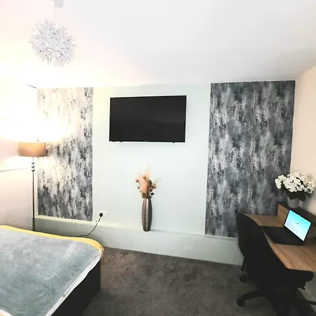 Holiday home Comfy Lower Ground In